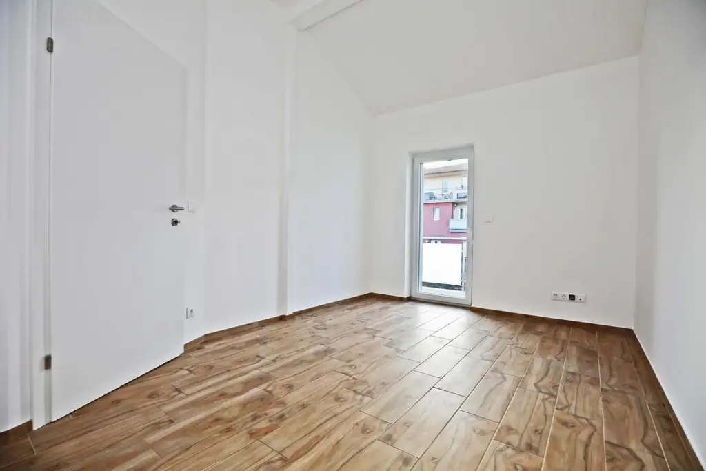 Neuwertige, moderne Doppelhaushälfte zum Verkauf