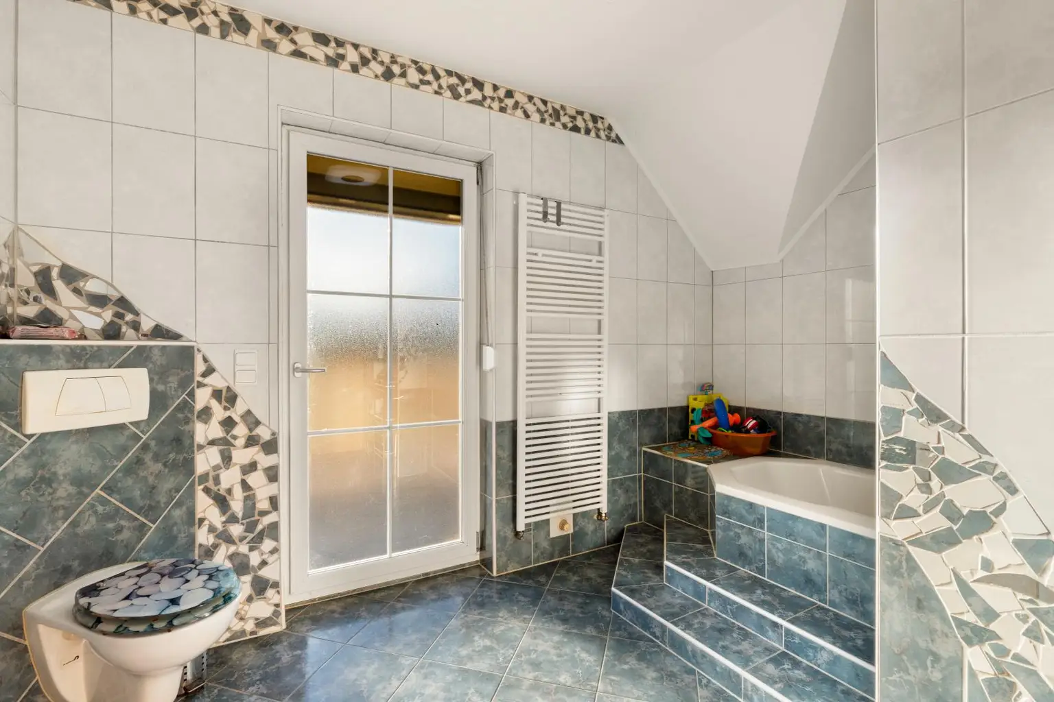 Stilvolles Eigenheim in sonniger Siedlungslage am Rande von Heimschuh