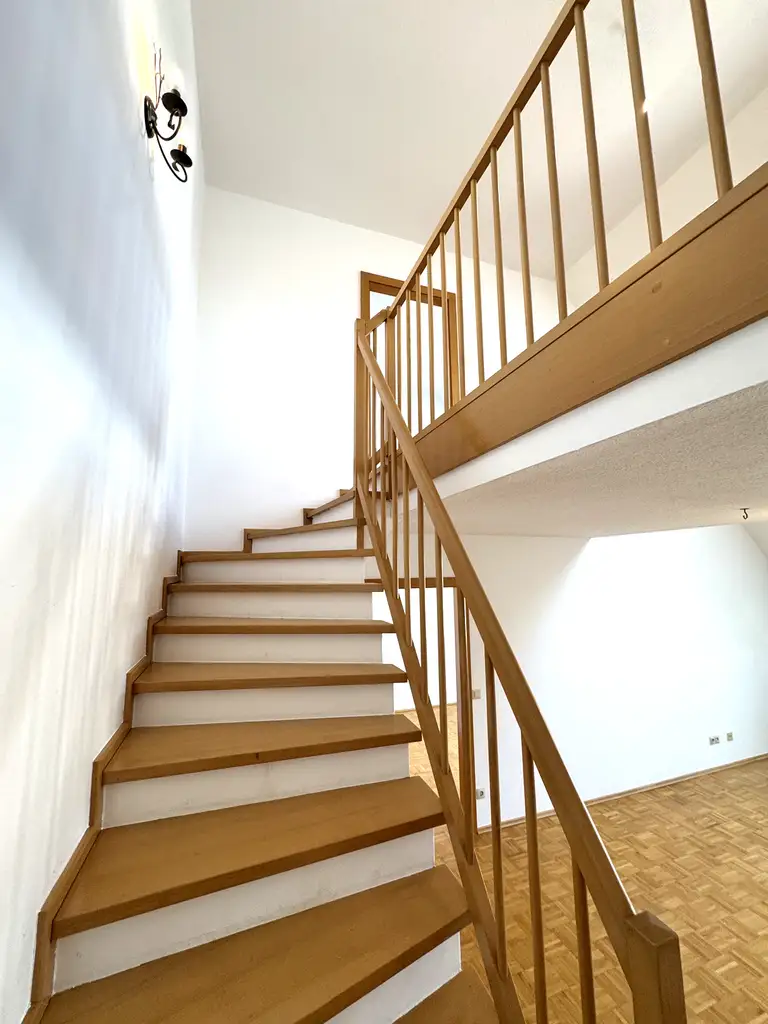 Tolle, offene 4 1/2 Zimmer Familien-Maisonette - 2 Garagenplätze bei der Fußgängerzone Mödling!