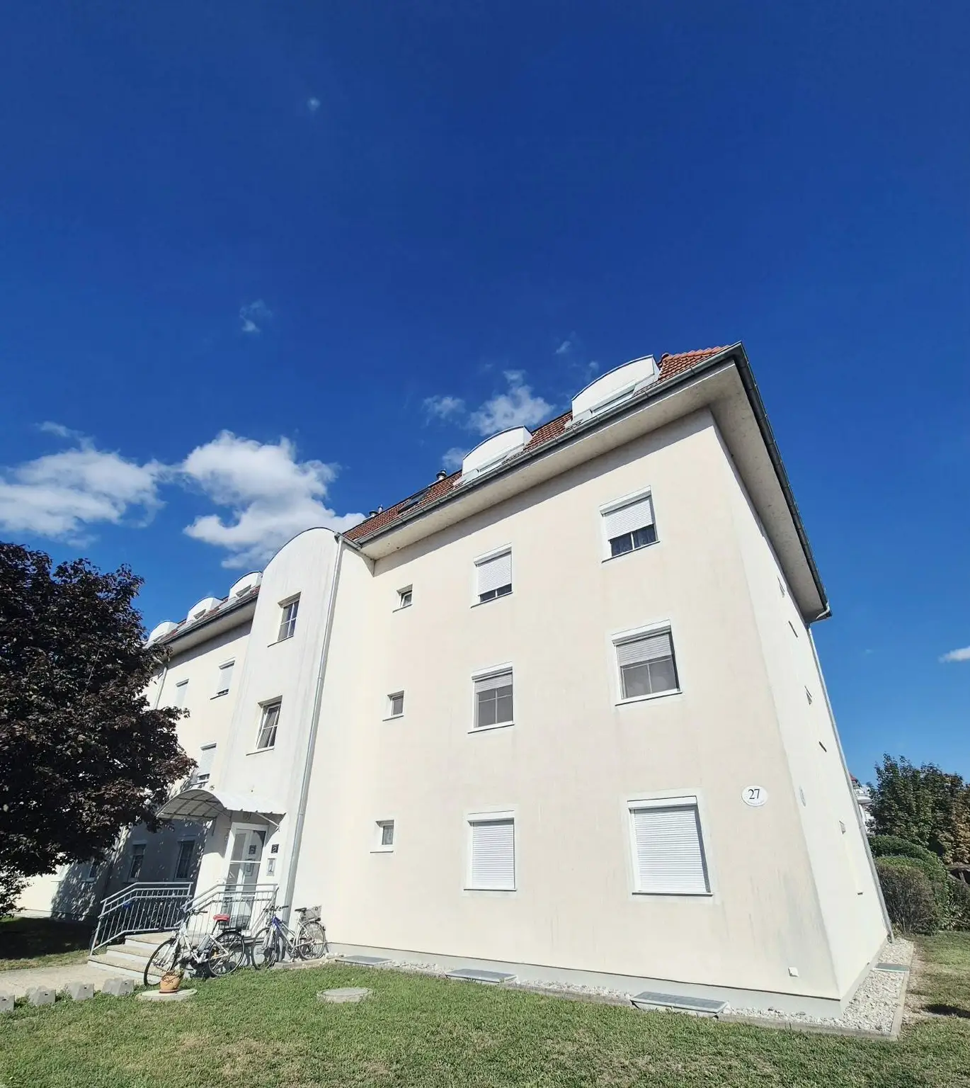 Charmante 3-Zimmer Wohnung mit Eigengarten in Baden