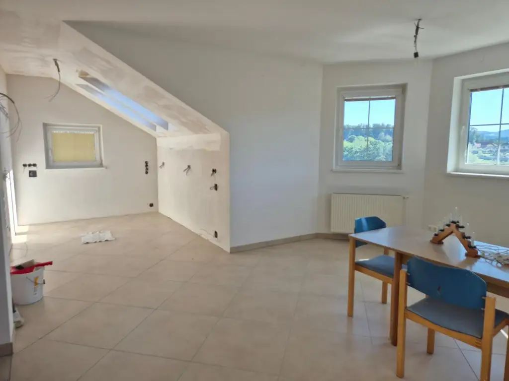 ZWEIFAMILIENHAUS IN ERHÖHTER GRÜNRUHELAGE MIT AUSBLICK