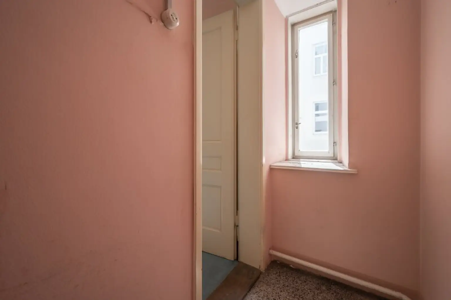 Hidden Gem in the Heart of the 6th – Historic Charm Meets Future Vision!