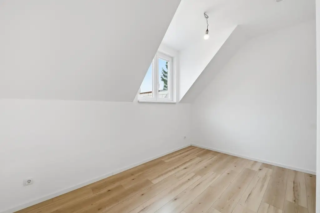 ERSTBEZUG NACH SANIERUNG - 3,5 Zimmer Dachgeschoss-Wohnung in Eggenburg!