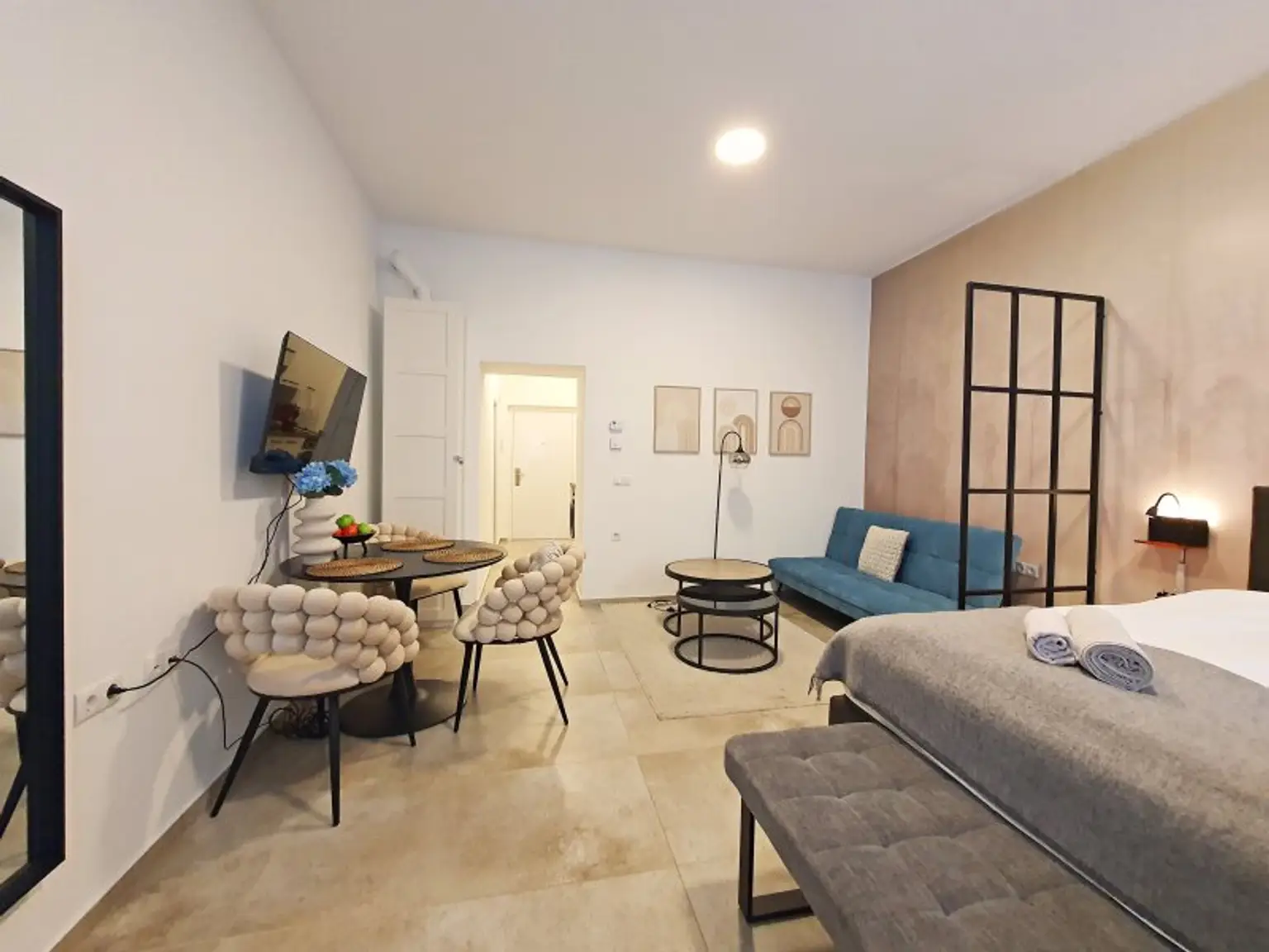 Wohnung-A: Zimmer 1 ca. 22,34 m²