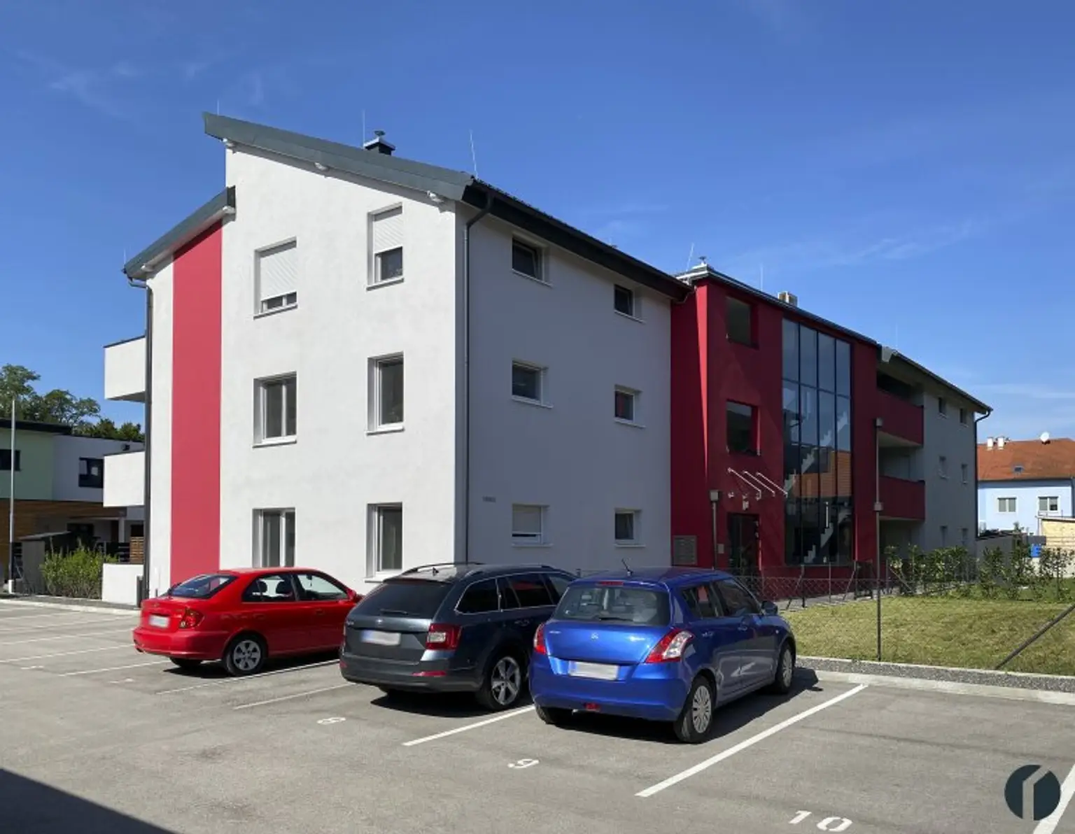 Außenansicht / Parkplatz