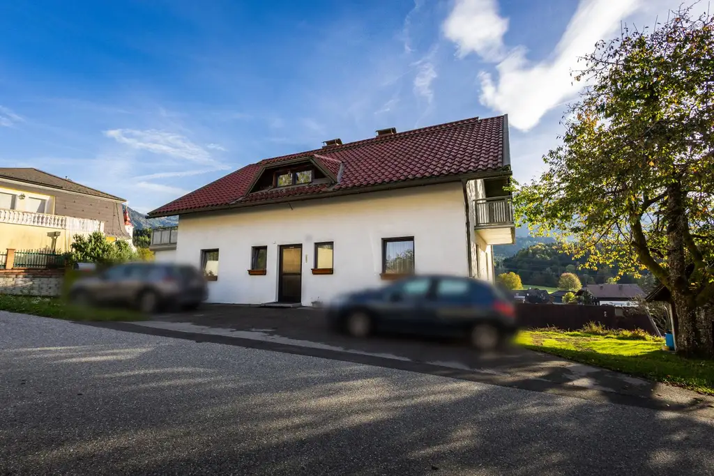Ein- Zweifamilienhaus mit traumhaften Mittagskogelblick