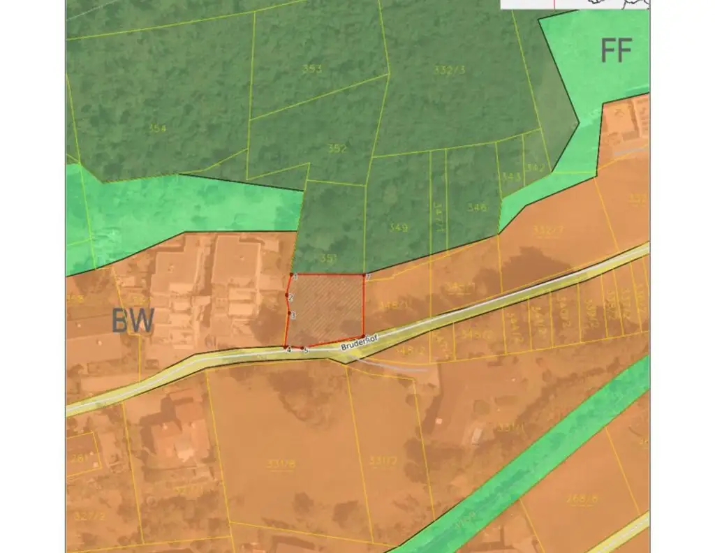 Grundstück in Hanglage mit idyllischem Ausblick und Wald in Klaus