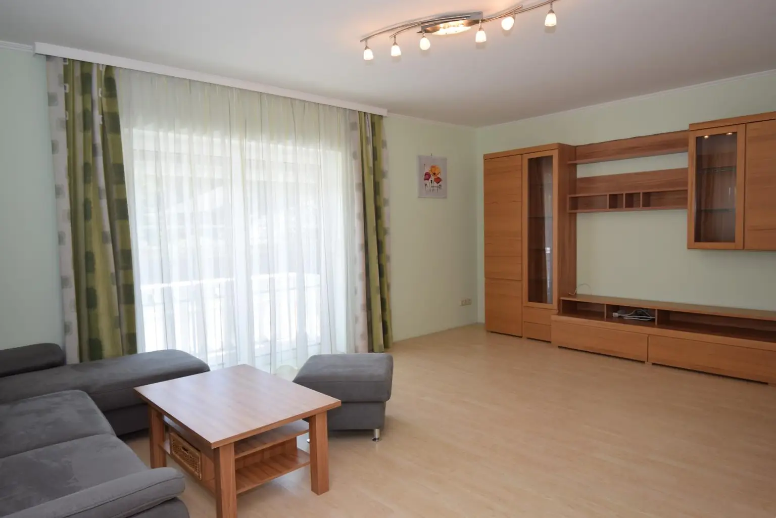 Netter Bungalow mit Garten und Pool