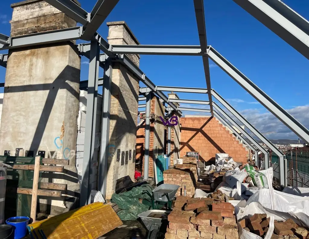 Attraktives Eckzinshaus mit Entwicklungspotenzial in 1120 Wien