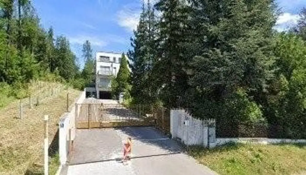 "Waldblick - Single-Balkonwohnung am Riederberg mit Parkplatz"