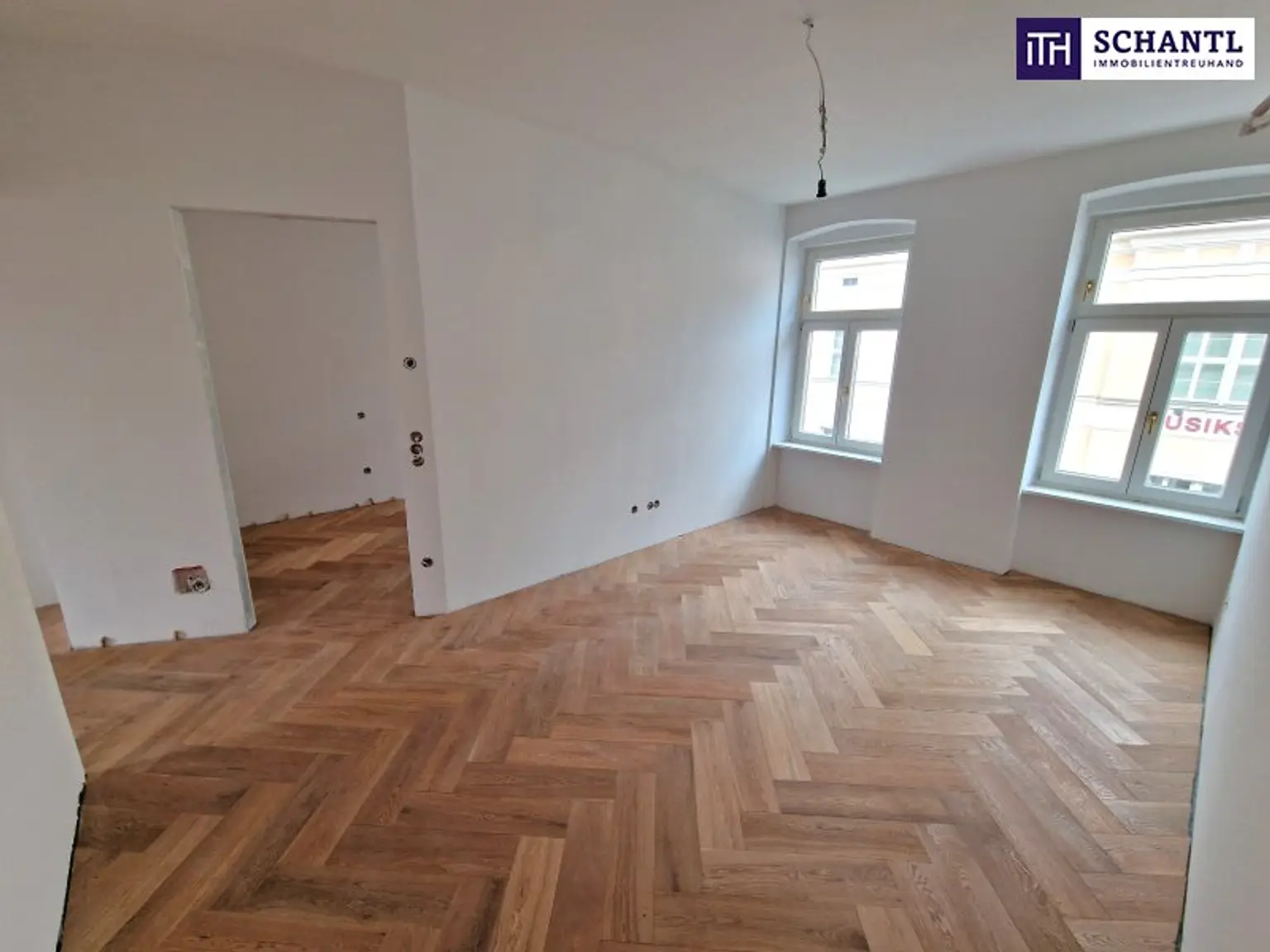 ***Ein Zuhause zum Verlieben – stilvoll saniertes Altbaujuwel mit 3 Zimmern, Klimaanlage, Terrasse & edlem Fischgrätparkett - überzeugen Sie sich selbst bei einer Besichtigung***