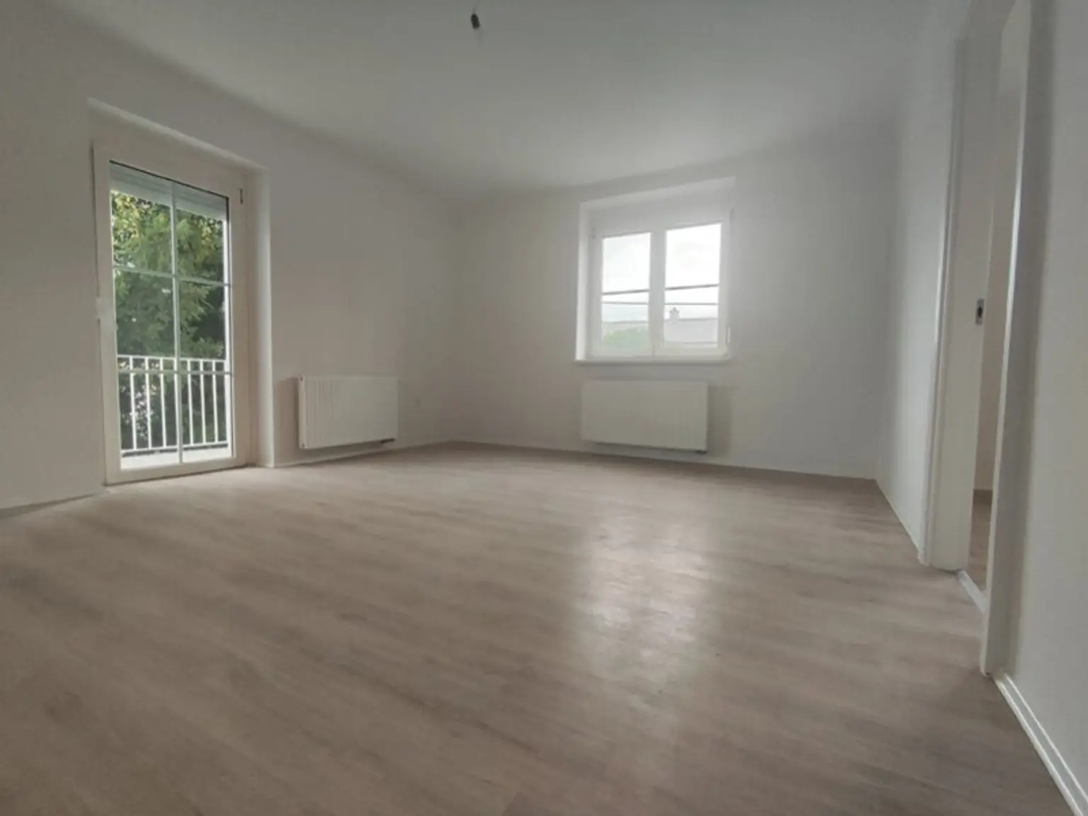 Frisch renovierte Eigentumswohnung mit 2 Balkonen in Siegendorf – Ihr neues Zuhause!