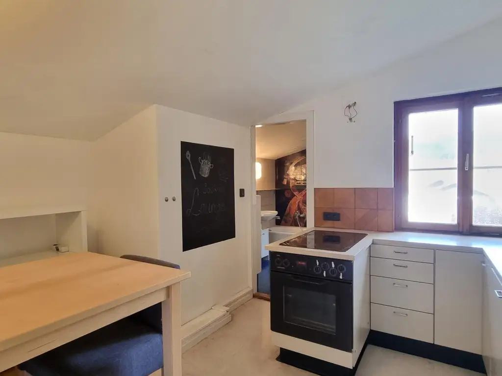 GERÄUMIGES EIN / ZWEIFAMILIENHAUS IN SONNIGER LAGE