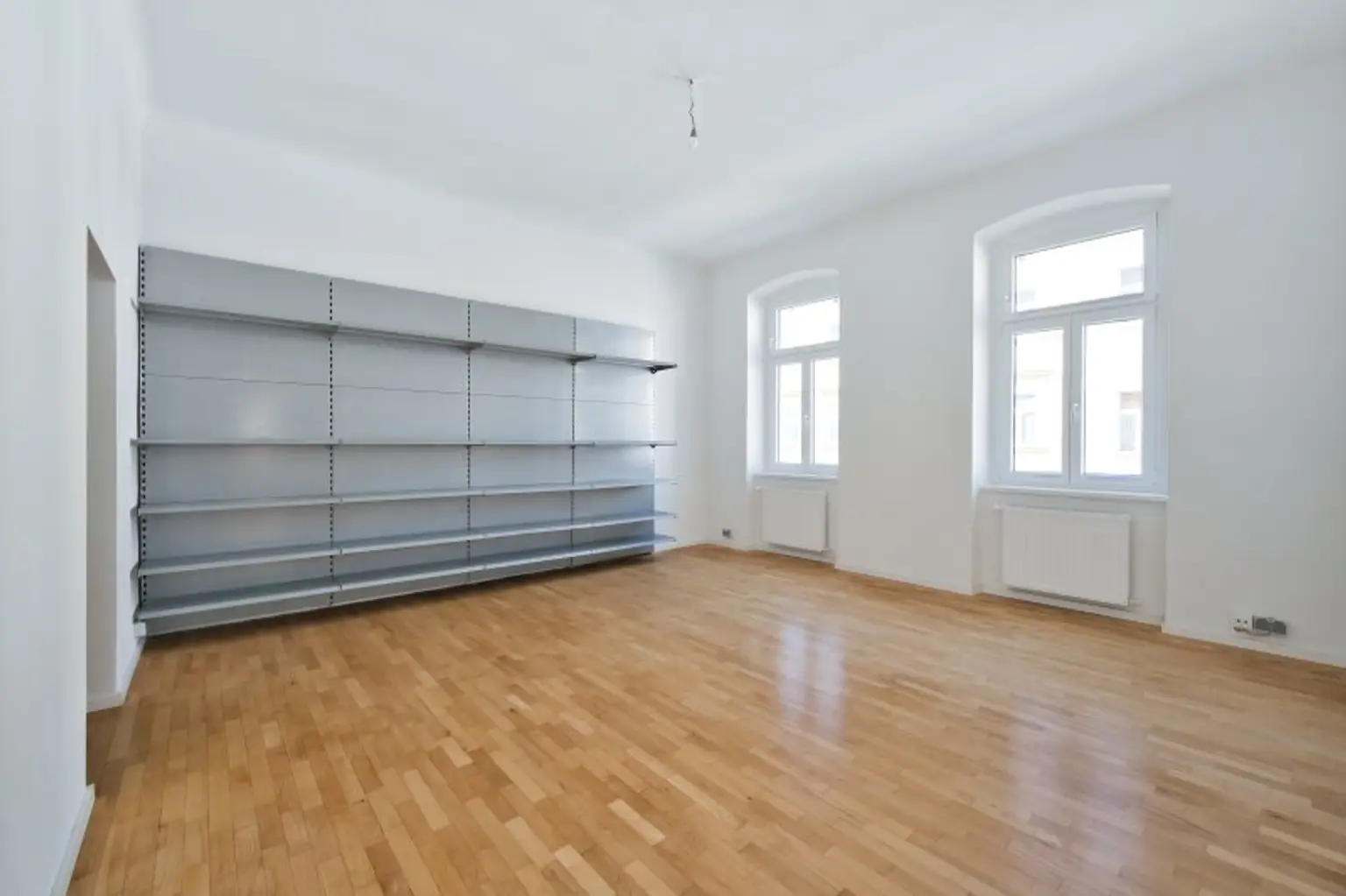 Studio und hippes Wohnen auf 93m² - sonnendurchflutete hohe Räume im Altbau!