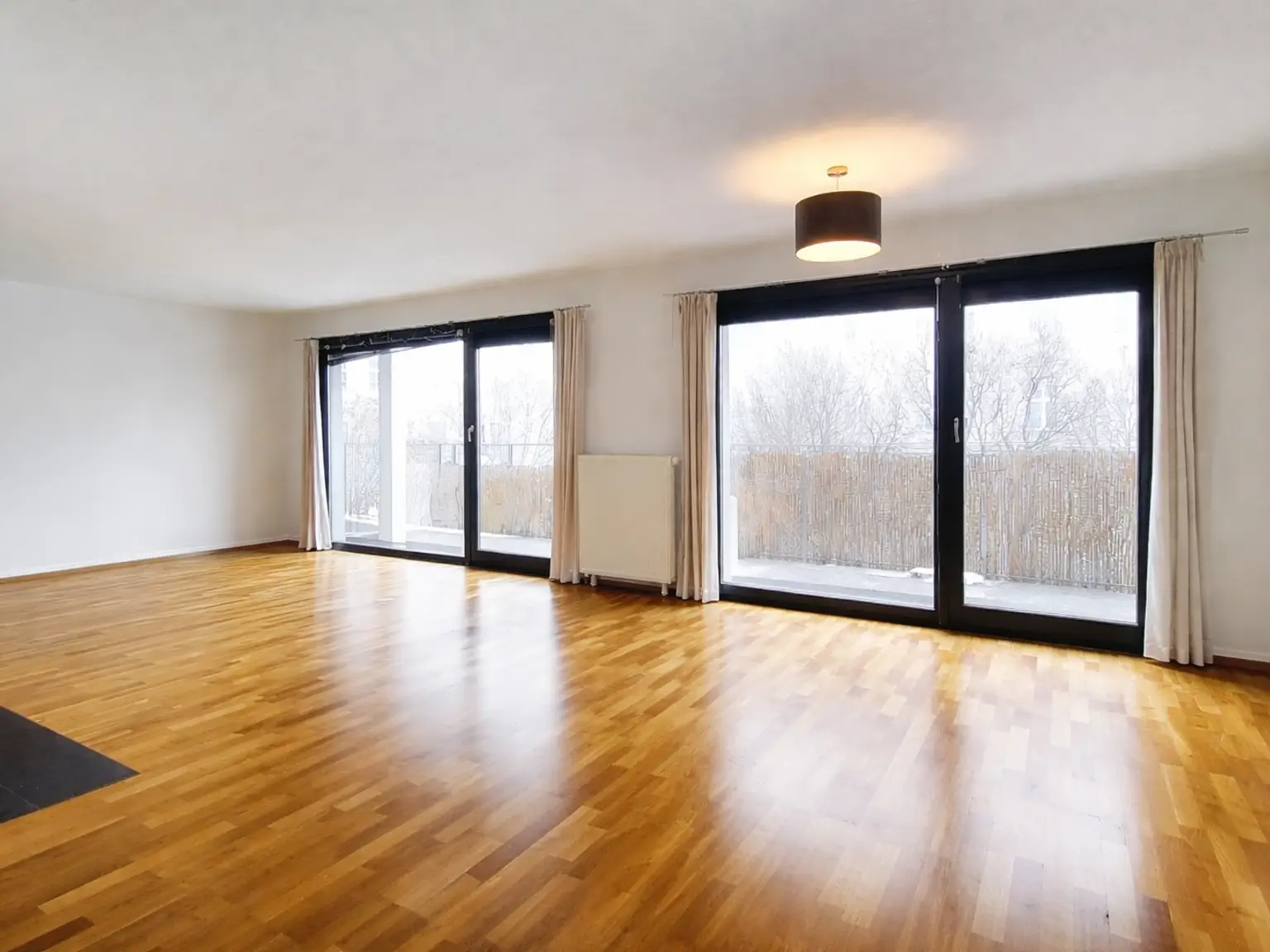 Wohnzimmer unmöbliert