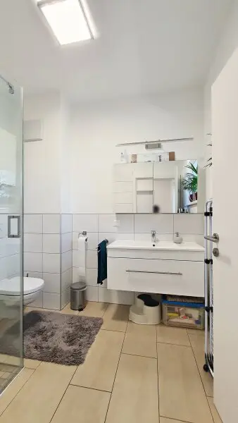 Gäste-WC mit Duschbad