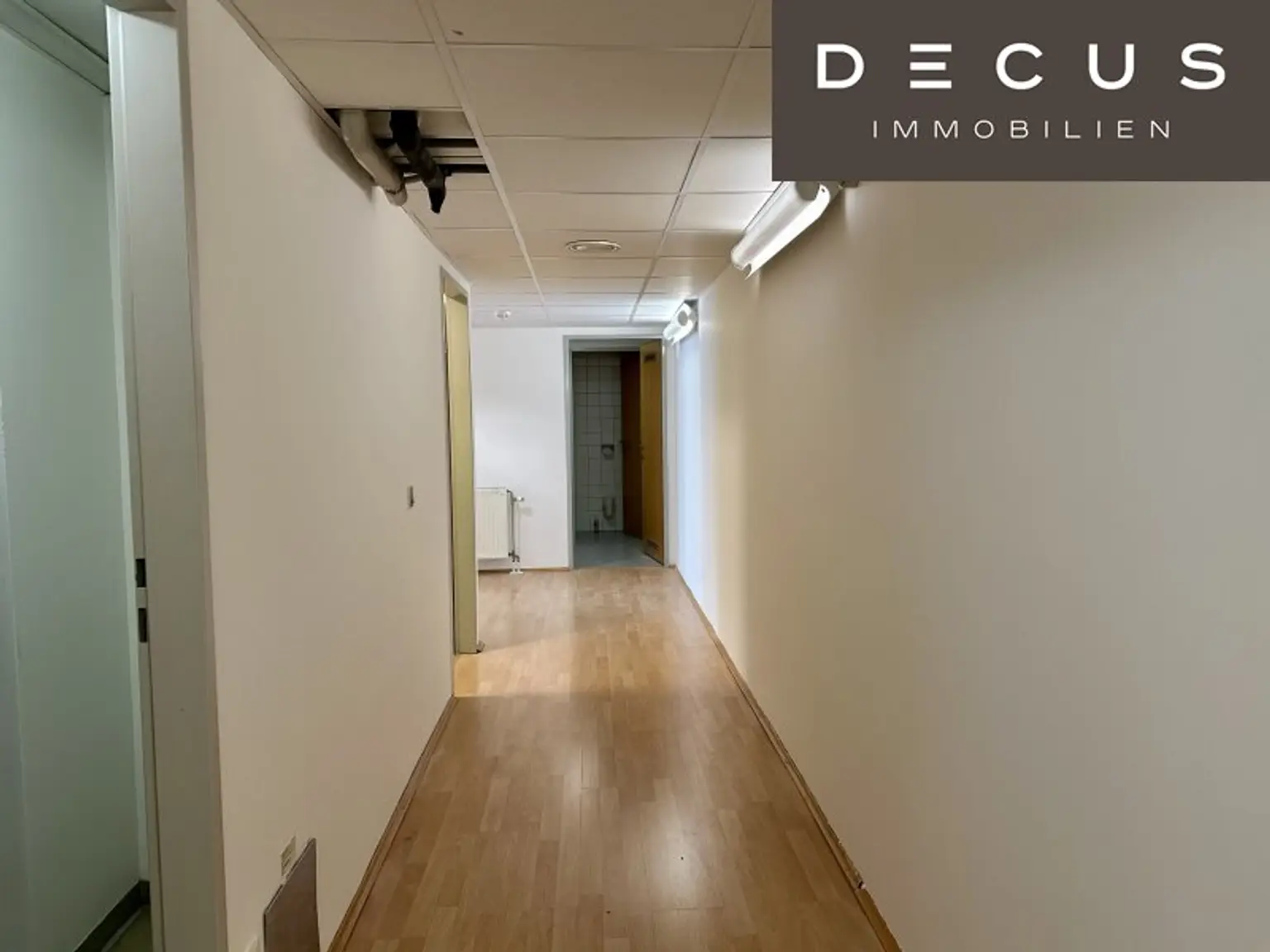 + + + ARKADENHOF + + + GEKÜHLTES BÜRO + + +  U3 Schlachthausgasse + + +