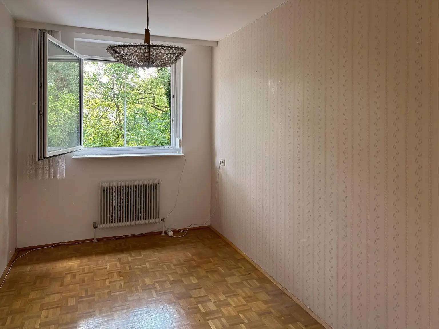 SELTENE GELEGENHEIT AUF EINE EIGENTUMSWOHNUNG MIT 2 LOGGIEN IN RUHIGER WOHNLAGE IM HERZEN VON LANGENZERSDORF