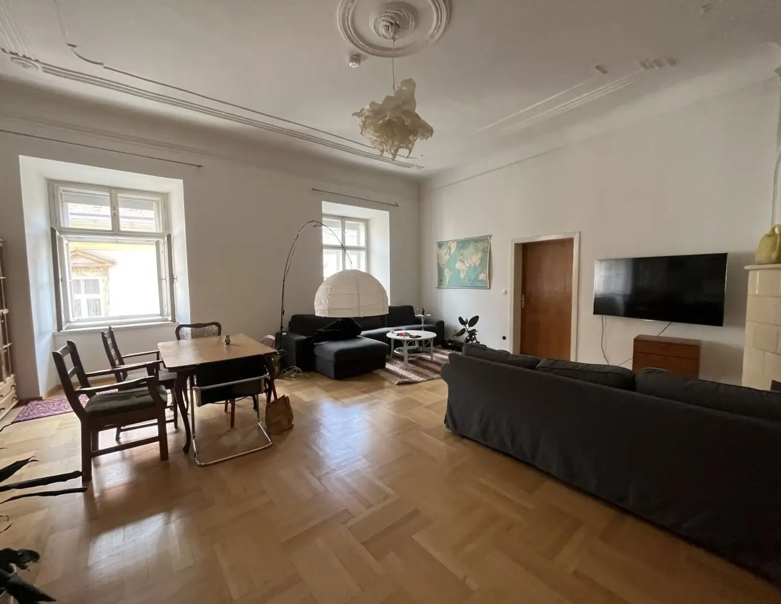 WG-geeignet - Absolute Innenstadtlage! Traumhaft schöne 4-Zimmer-Wohnung mit separaten Küche m Herzen von Graz nahe dem Grazer Hauptplatz und Schloßberg - Provisionsfrei