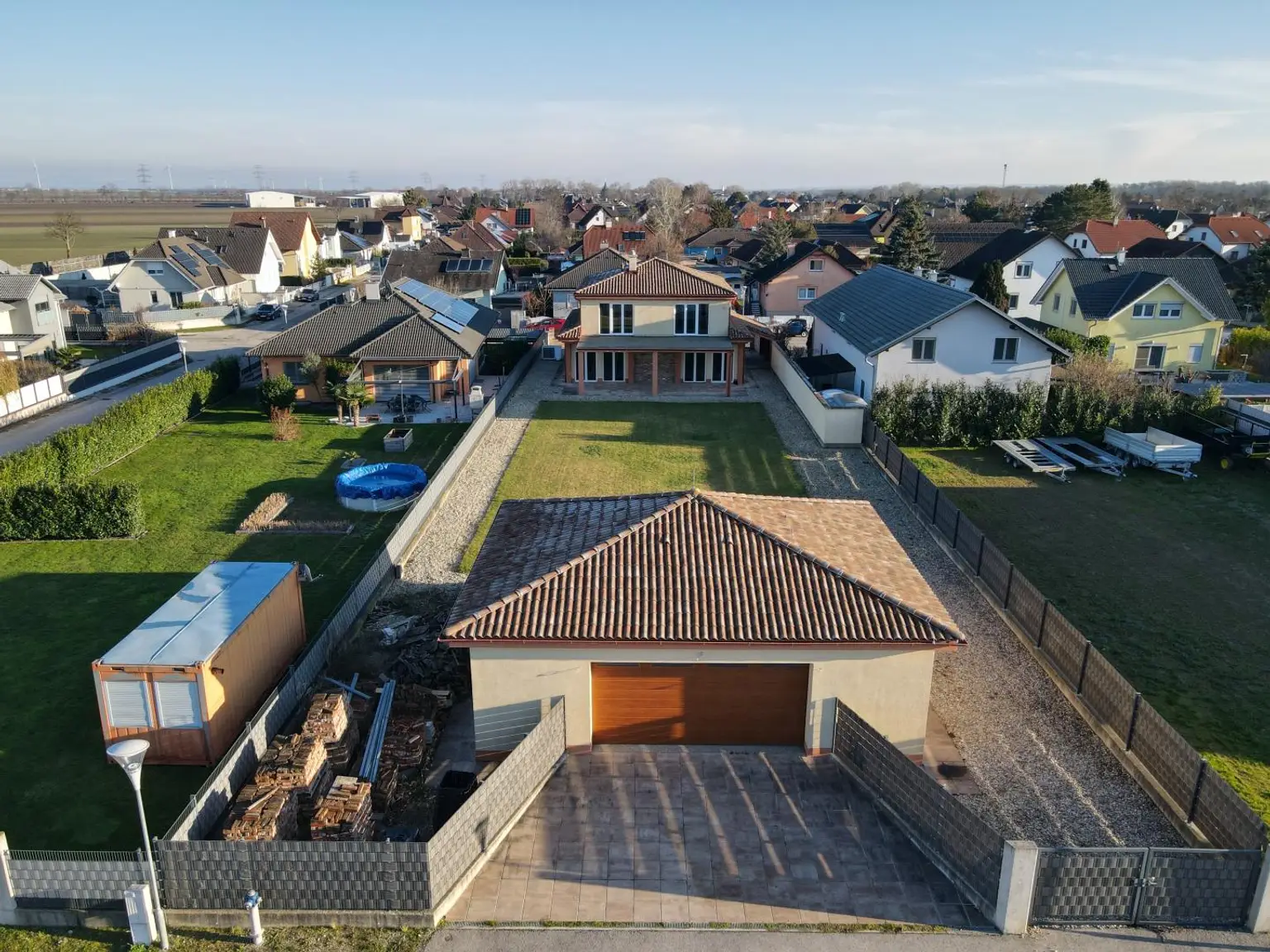 Drohnenansicht Garage