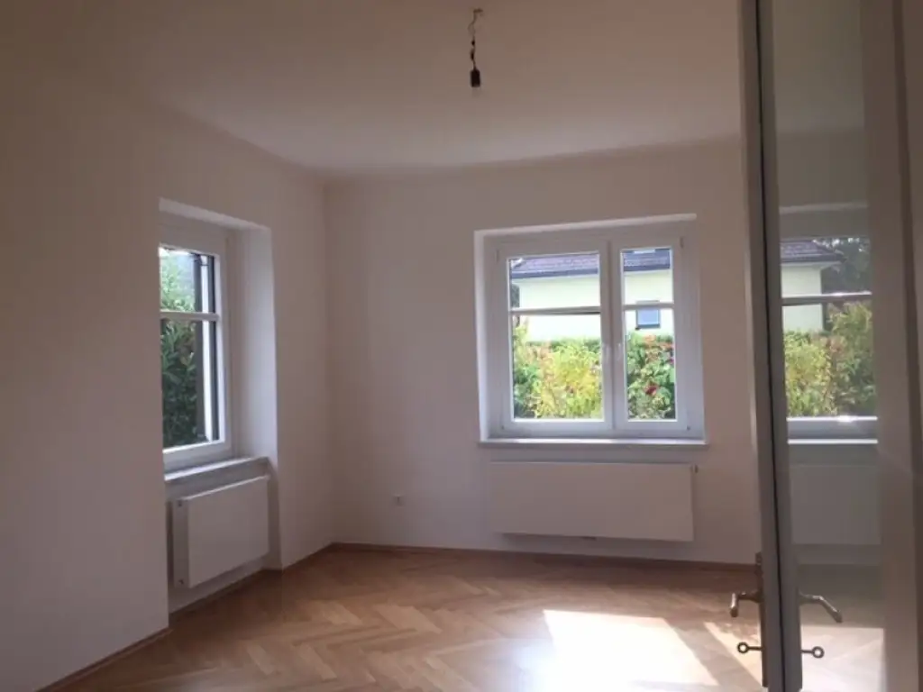 Traumwohnung in historischer Villa!
