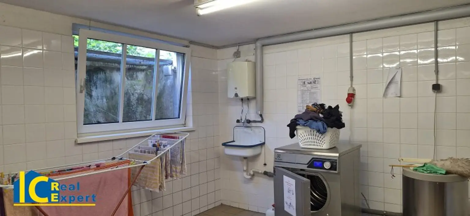 Waschküche befindet sich im EG