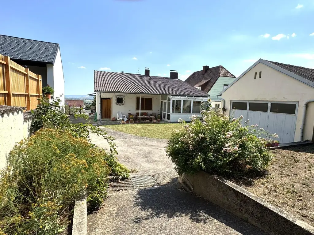 Entzückender Bungalow mit Riesengarten