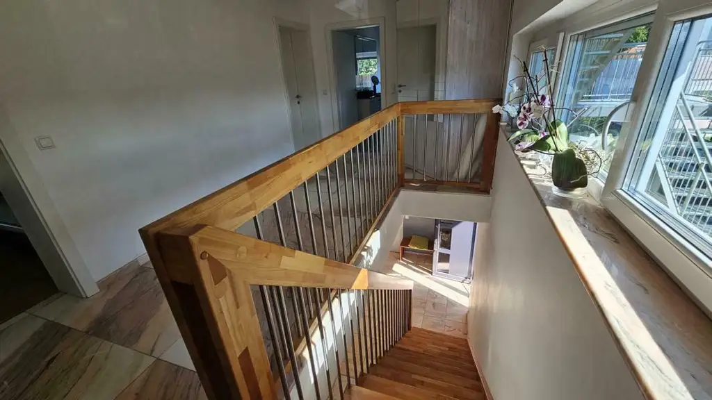 ** Großzügiges & edel saniertes Stadthaus ** Hochwertige Ausstattung ** 3 Bäder ** Einliegerwohnung ** absolute Ruhelage **
