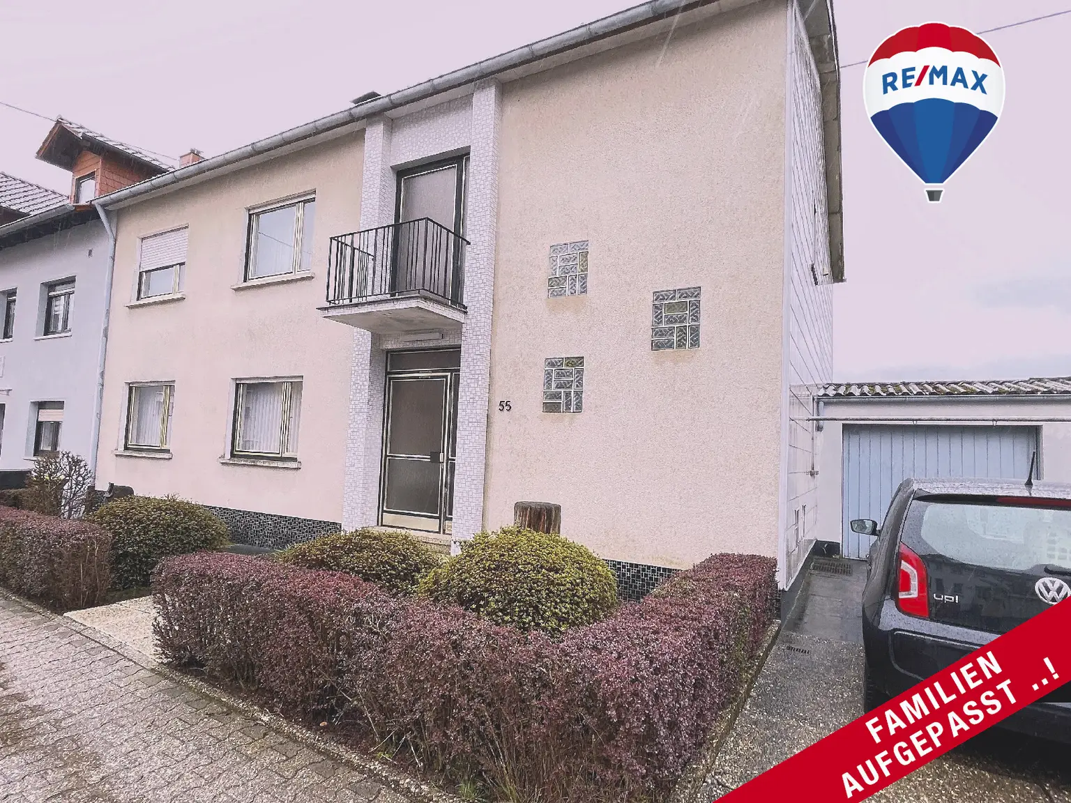 Zweifamilienhaus in guter Wohnlage von Oberthal
           solide gebaut mit Potenzial... !