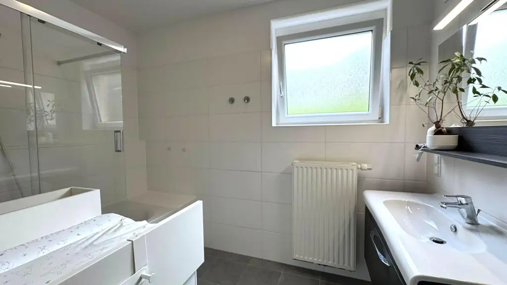 Helle 2-Zimmer-Wohnung mit Balkon in ruhiger, sonniger Lage in Gutenberg