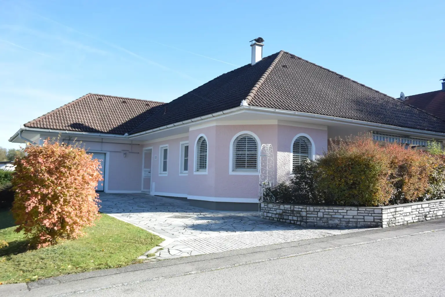 Schöner, sehr gepflegter Bungalow