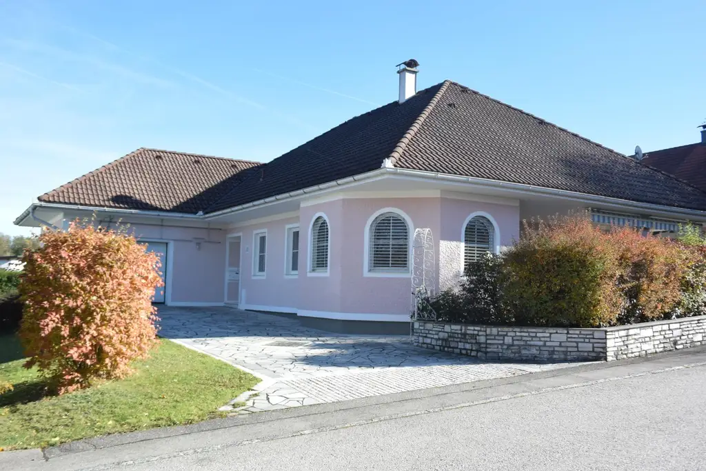 Schöner, sehr gepflegter Bungalow