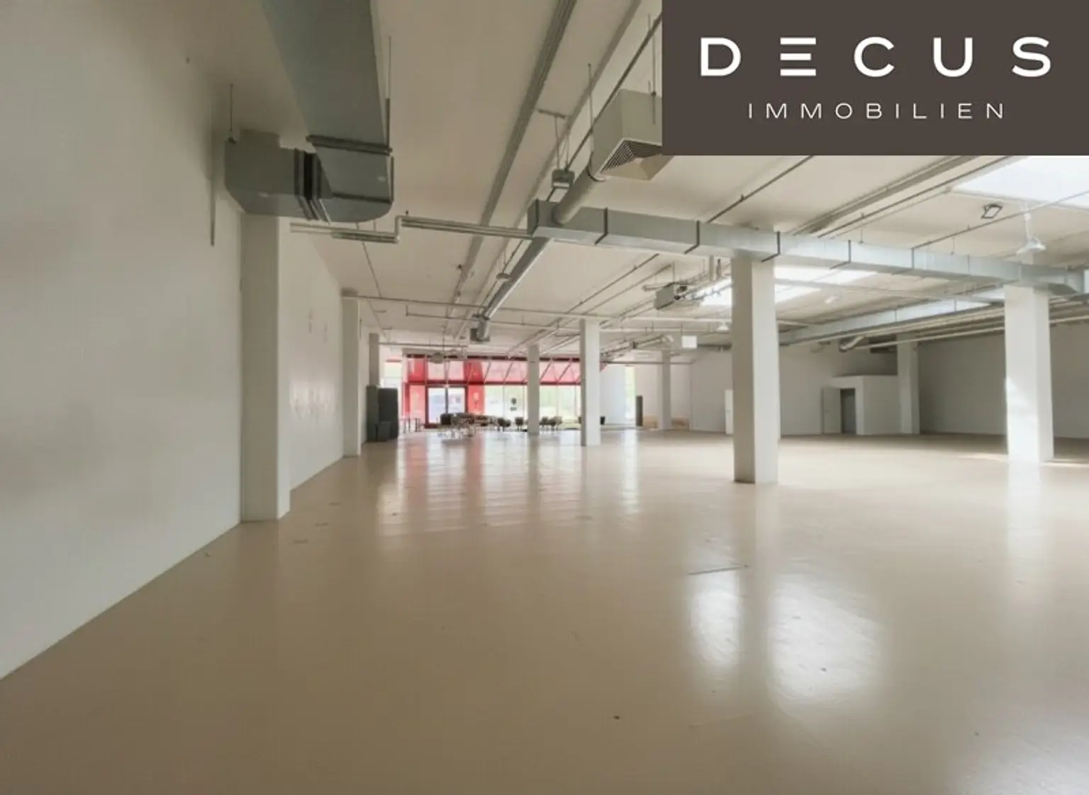 Geschäftsfläche mit ca. 1.000m2 - KI-bearbeitet