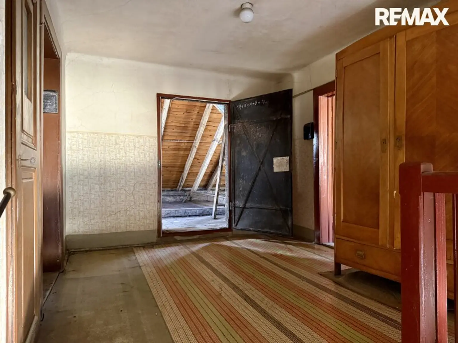 Zeitwandel - Mehrparteienhaus mit Entwicklungspotenzial in Wiener Neustadt!