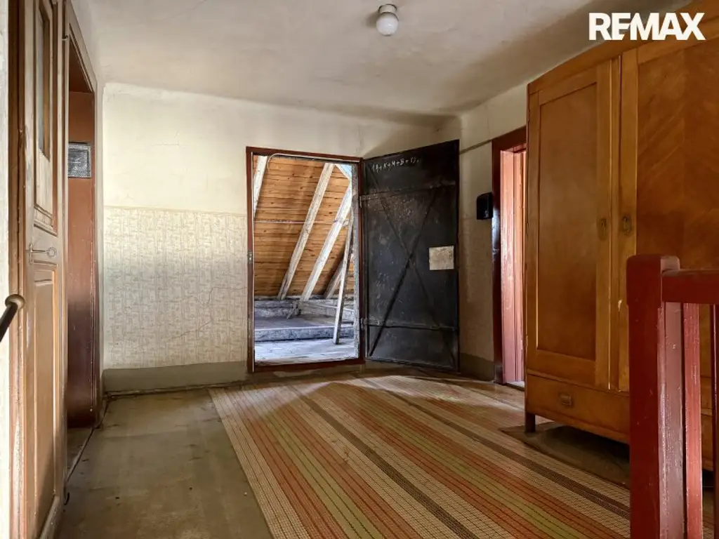 Zeitwandel - Mehrparteienhaus mit Entwicklungspotenzial in Wiener Neustadt!