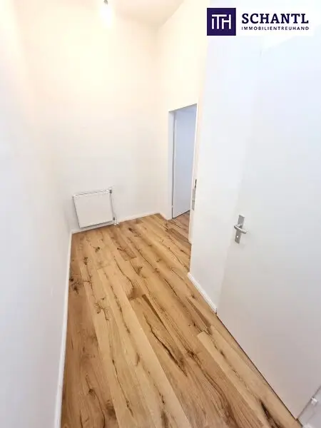 Eckjuwel mit Erker - Sonnendurchflutet und perfekt angebunden! Entzückende Altbauwohnung + Traumhaft schönes Haus + Perfekte Infrastrukur und Anbindung + Neue Einbauküche! Jetzt zugreifen!