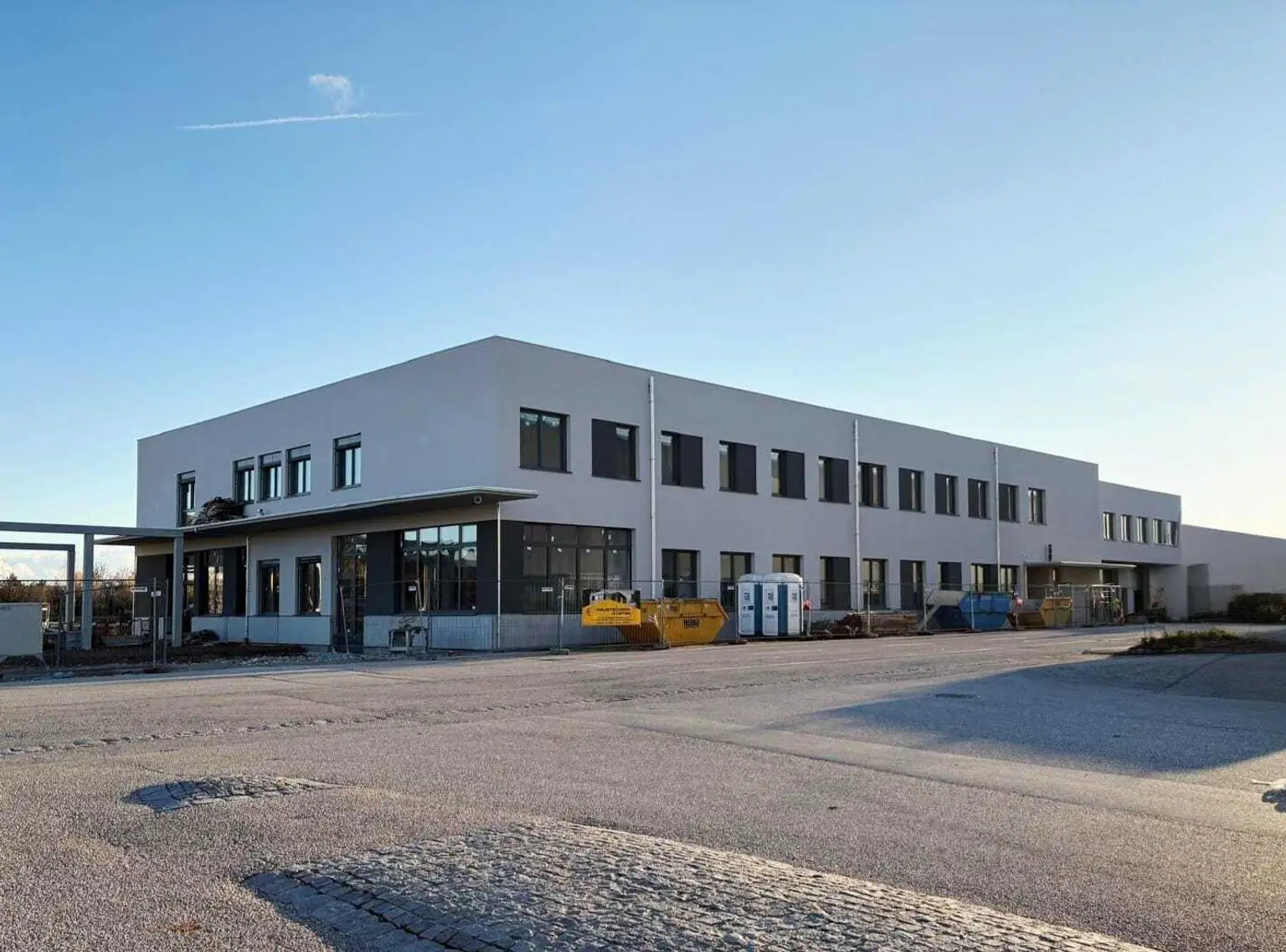 Vielseitig nutzbare Bürofläche in Welser TOP-Lage unmittelbar an der B1 – Erstbezug!!