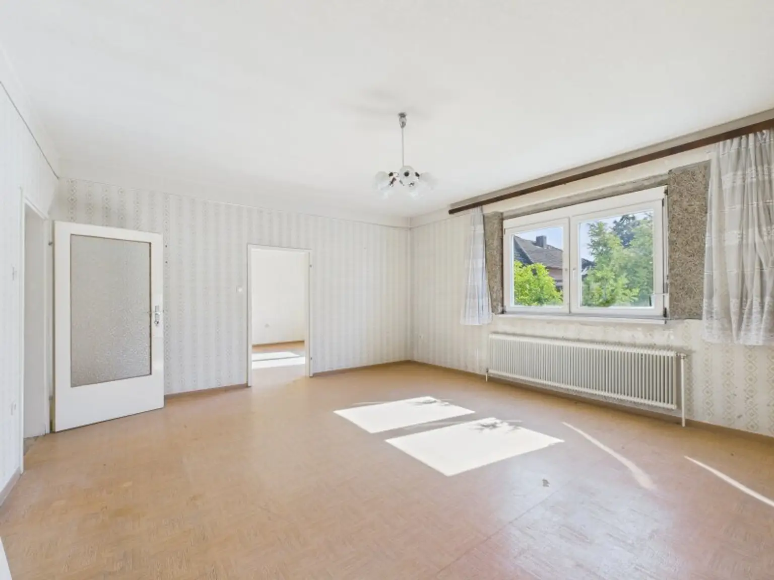 6-Zimmer Einfamilienhaus in Strasshof an der Nordbahn | 810 m² großes Grundstück mit Pool