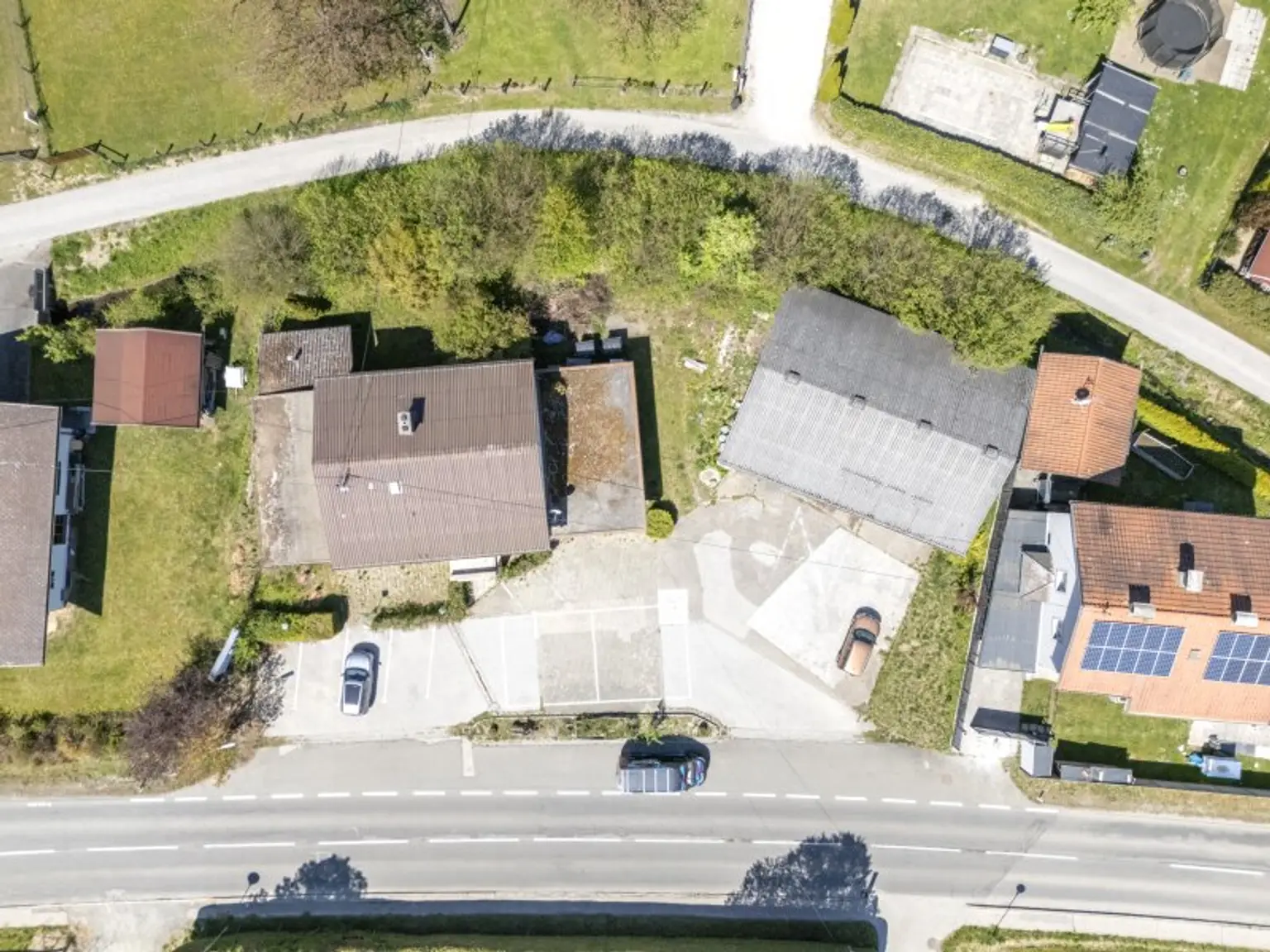 Wohn- und Geschäftshaus in Keutschach-Höflein mit 1.892m² Grundstück und 3 XXL-Garagen Nähe Rauschelesee mit vielen Verwendungsmöglichkeiten