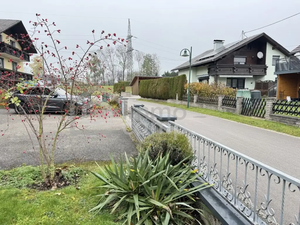 Charmantes Großzügiges Haus in Oberndorf mit 2 Wohneinheiten.