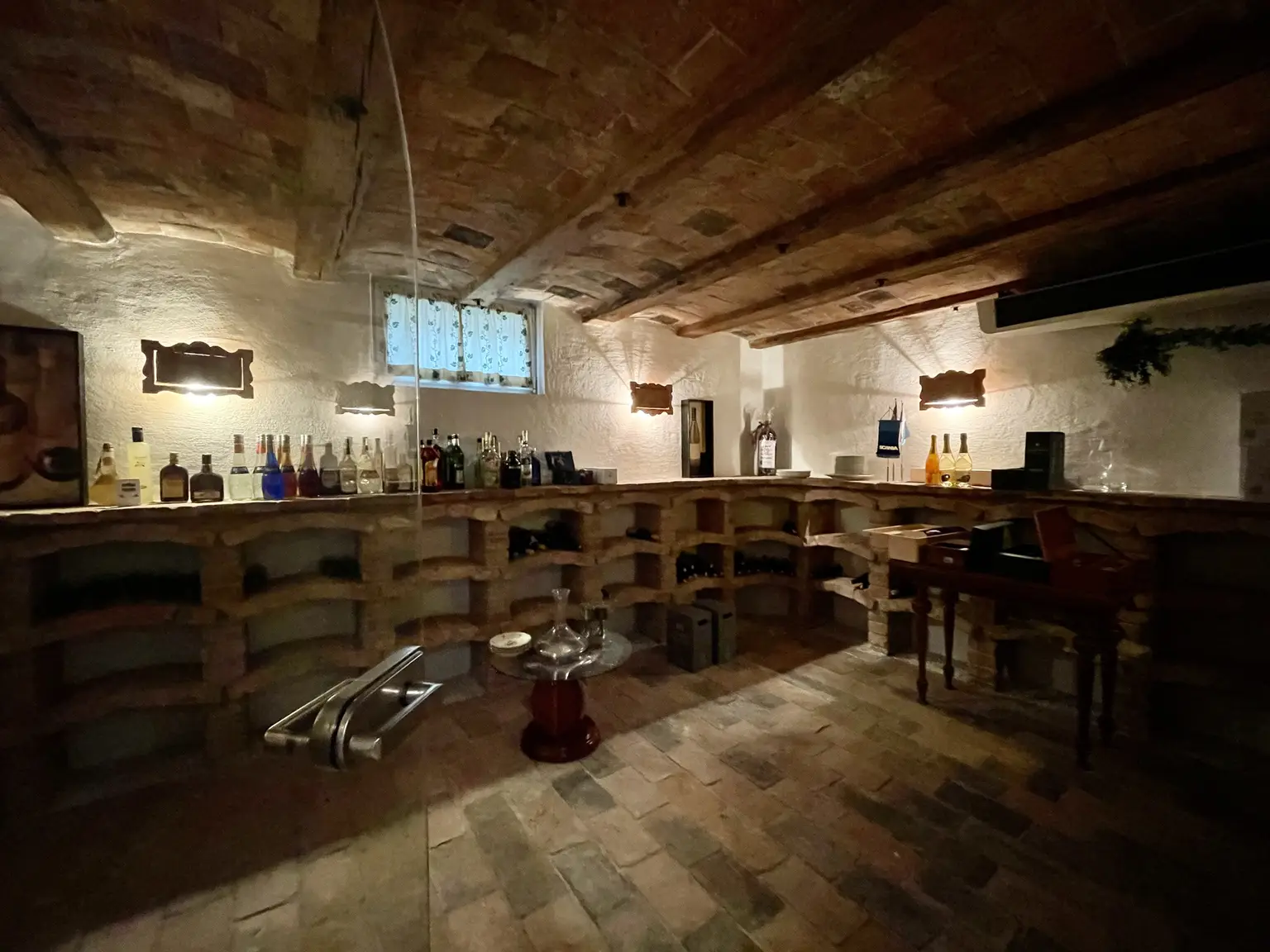 Einfamilienhaus mit Pool, Weinkeller, Sauna und Co.!