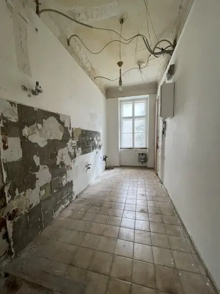 Garçonnière mit Potential, zum Renovieren! 17. Bezirk mit Grünblick!