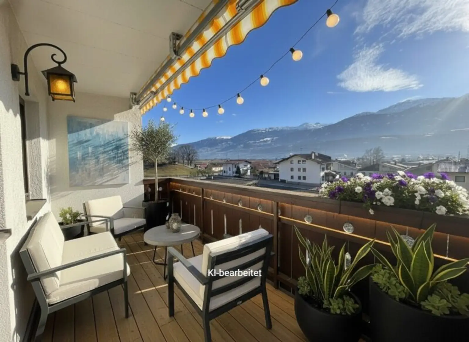 *geräumige 3 Zimmer Wohnung mit extra Küche, Balkon und Garage! Super schöne Aussicht inkludiert!