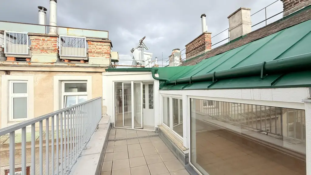 Über den Wolken nahe dem Servitenviertel/Clusiusgasse DG mit Terrasse ca. 11m²!