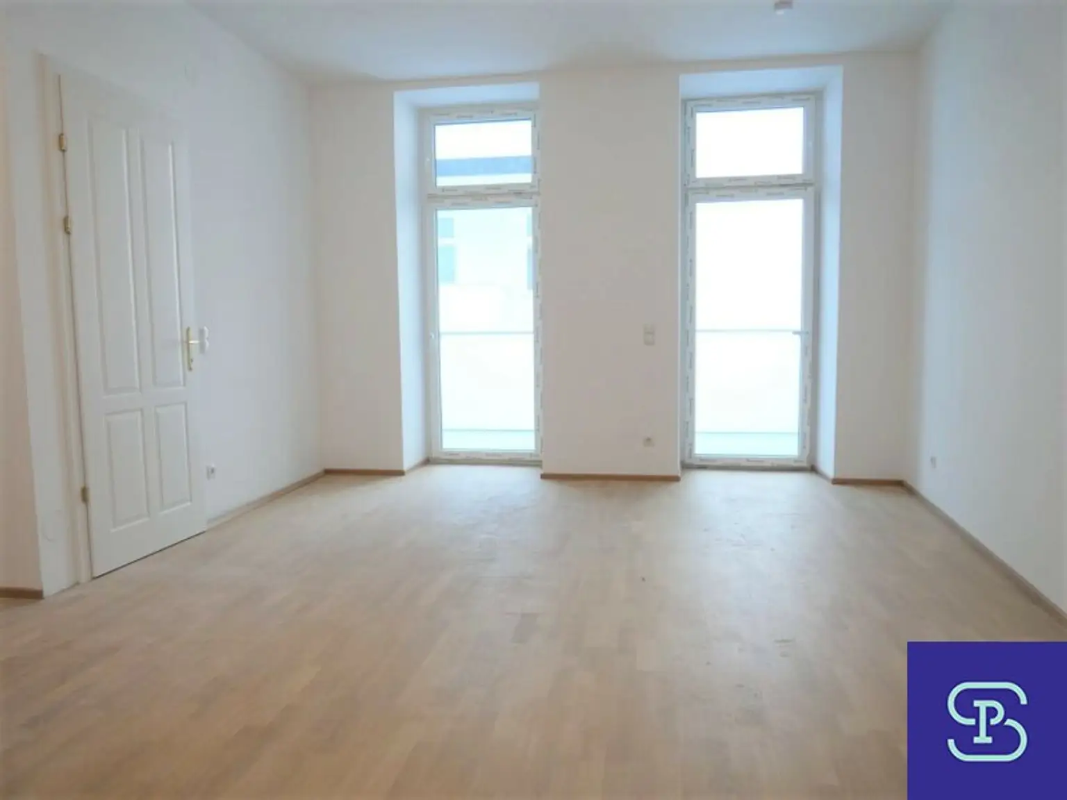 Provisionsfrei: Unbefristeter 98m² Altbau mit 11m² Süd-Loggia und Einbauküche - 1070 Wien!
