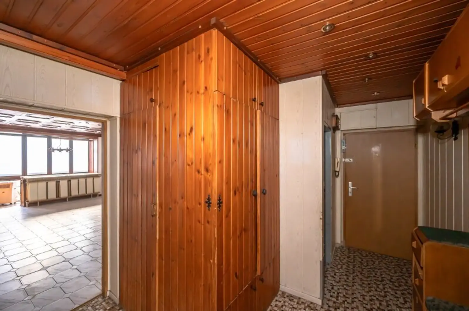 ++HG35++ sanierungsbedürftige 3-Zimmerwohnung mit Loggia