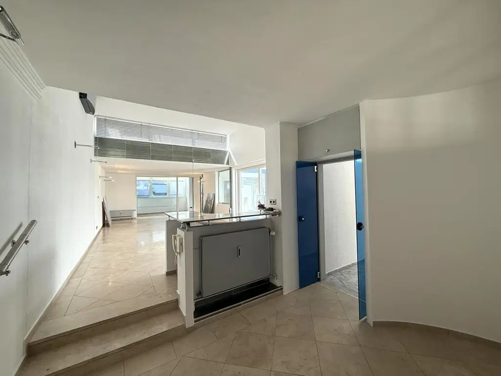Ansprechendes Atelier, Loft, Dachterrasse inkl. PP im Neunzehnten // Attractive Studio, loft, roof terrace incl. parking in the nineteenth //