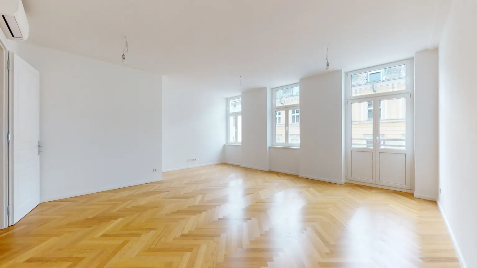 "Urban Oasis" - Rarität | Neubauwohnung in Jahrhundertwendehaus | 2 Balkone