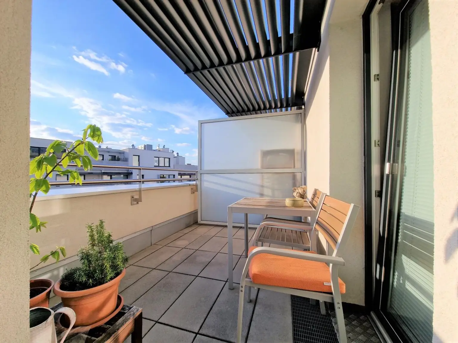 Moderne, westseitige DG-Terrassenwohnung - Nähe U4 und 5.Bezirk