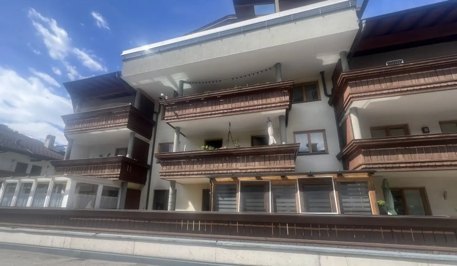 Erdgeschosswohnung mit Wintergarten in Stumm